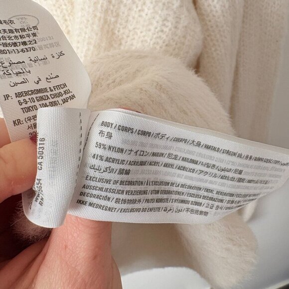 Abercrombie & Fitch Soft Eyelash Furry Scoop Neck Sweater White Cream Sz Medium - Picture 10 of 11